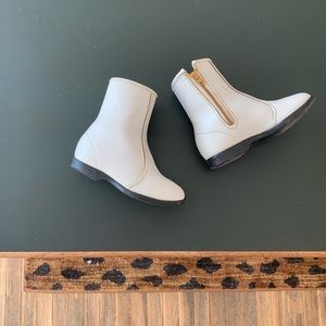 Leather English boots